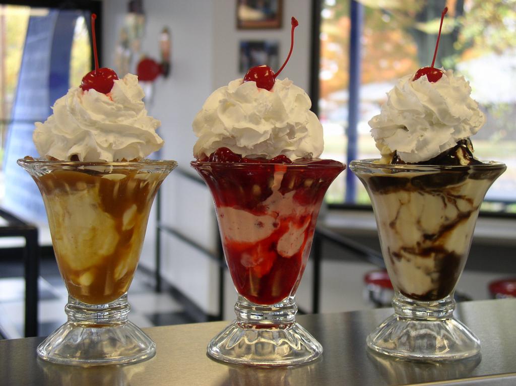 Bubbles Ice Cream Parlor Michigan City IN 46360 2198721024